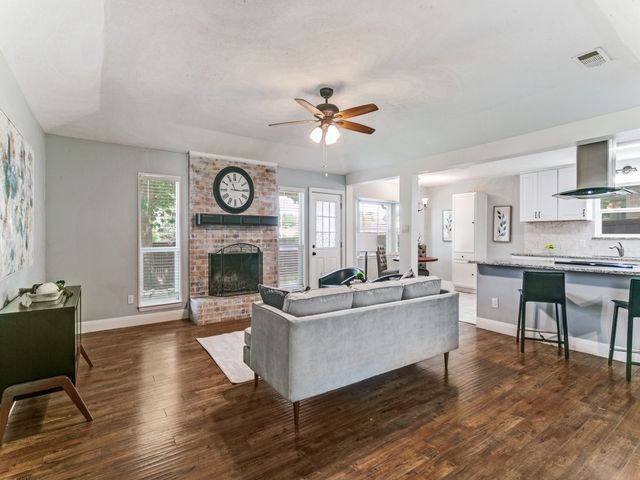 1605 Bedford Oaks Drive, Bedford, TX 76021