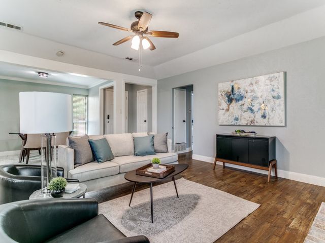 1605 Bedford Oaks Drive, Bedford, TX 76021