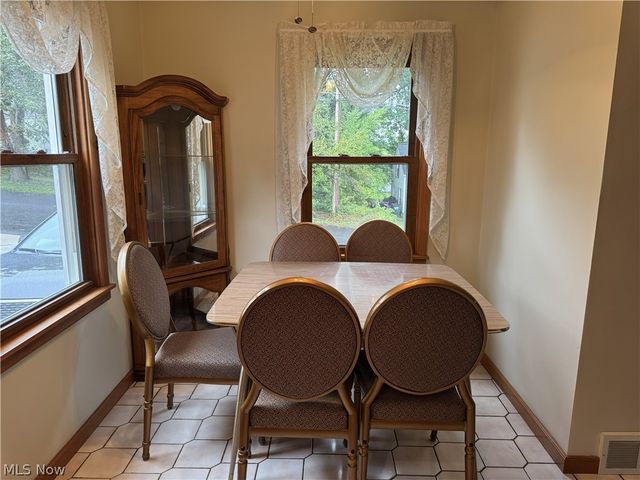 414 E Paige Avenue, Barberton, OH 44203