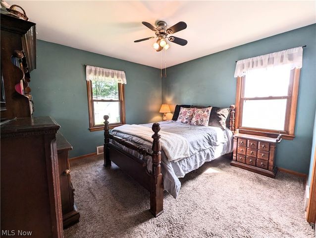 414 E Paige Avenue, Barberton, OH 44203