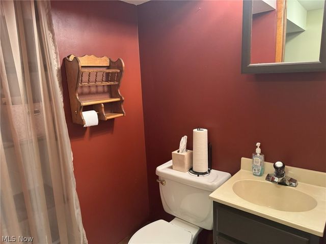 414 E Paige Avenue, Barberton, OH 44203