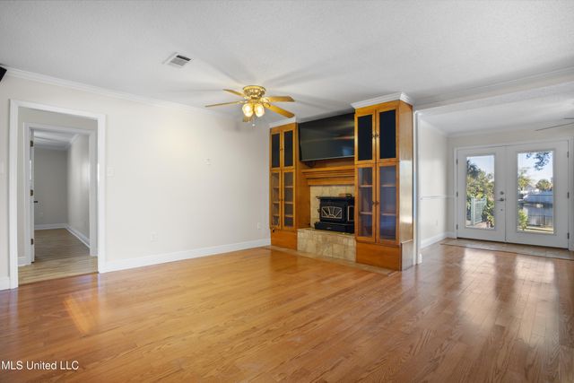 15 Villa Cove Drive, Gulfport, MS 39507