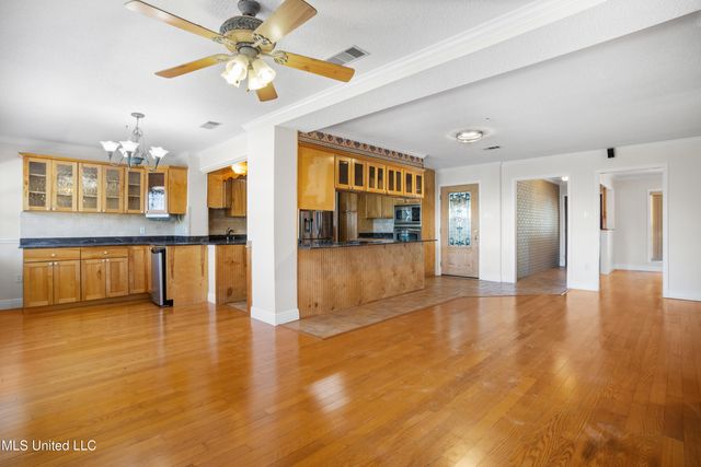 15 Villa Cove Drive, Gulfport, MS 39507