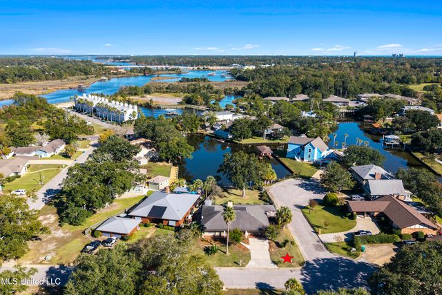 15 Villa Cove Drive, Gulfport, MS 39507