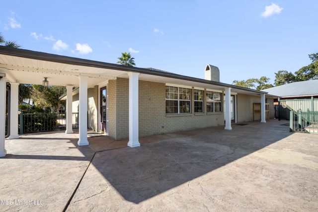 15 Villa Cove Drive, Gulfport, MS 39507