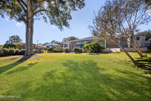 15 Villa Cove Drive, Gulfport, MS 39507