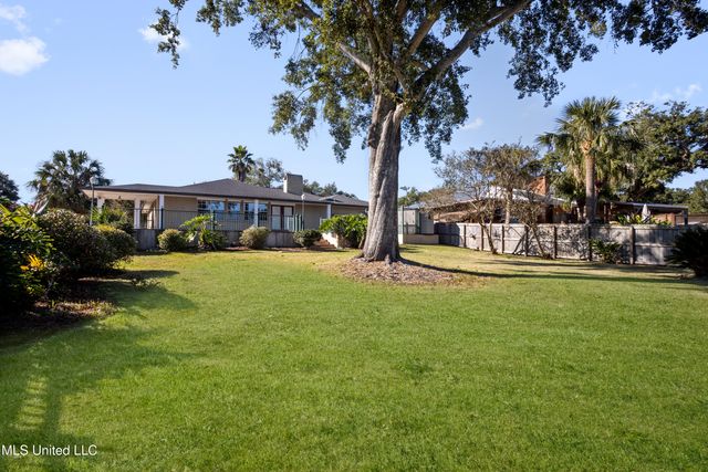 15 Villa Cove Drive, Gulfport, MS 39507