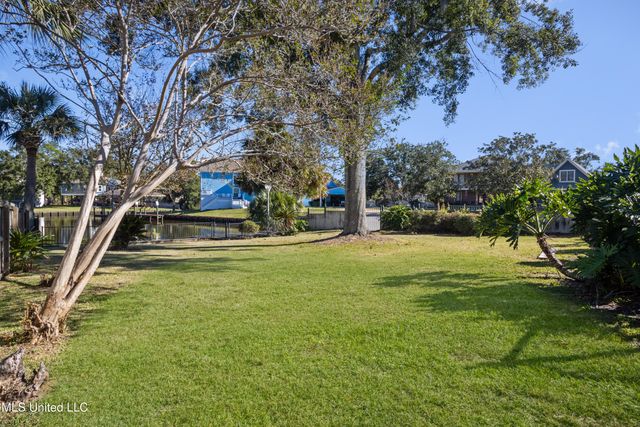 15 Villa Cove Drive, Gulfport, MS 39507