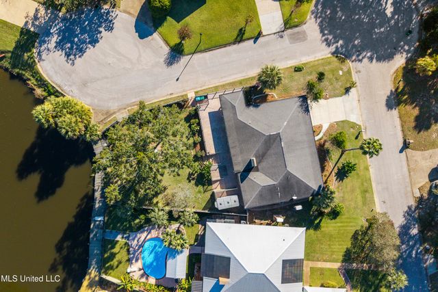 15 Villa Cove Drive, Gulfport, MS 39507