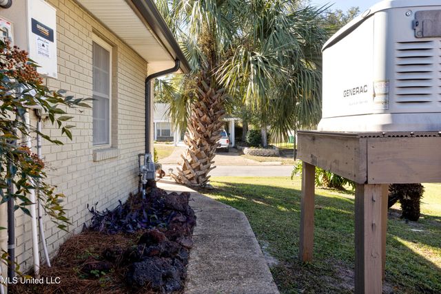 15 Villa Cove Drive, Gulfport, MS 39507