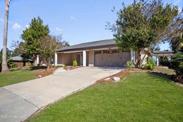 15 Villa Cove Drive, Gulfport, MS 39507