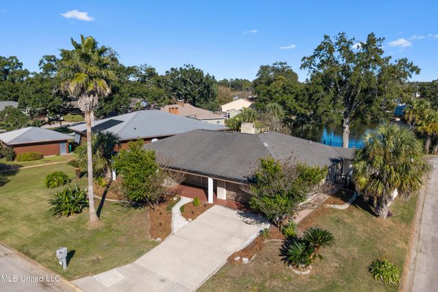 15 Villa Cove Drive, Gulfport, MS 39507