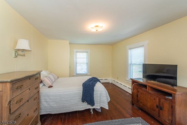 38 Linden Ave, Stanhope Boro, NJ 07874