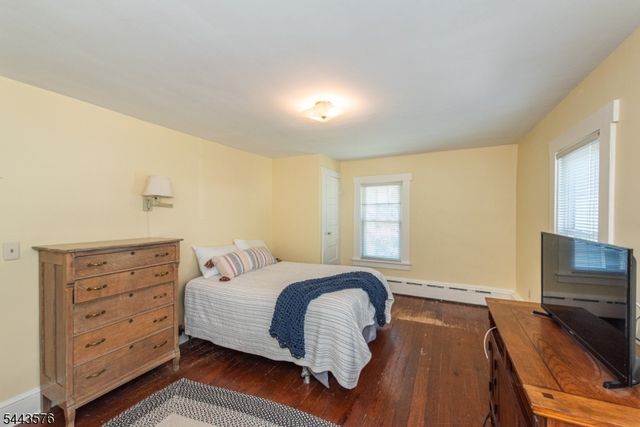 38 Linden Ave, Stanhope Boro, NJ 07874