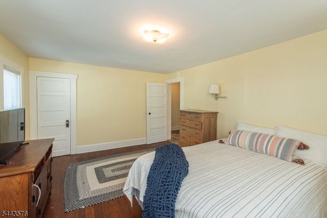 38 Linden Ave, Stanhope Boro, NJ 07874
