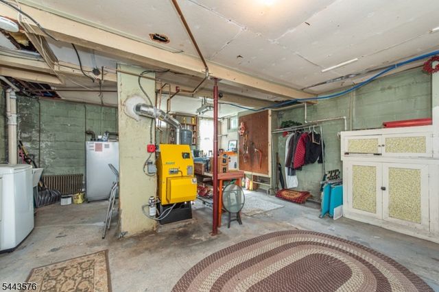 38 Linden Ave, Stanhope Boro, NJ 07874