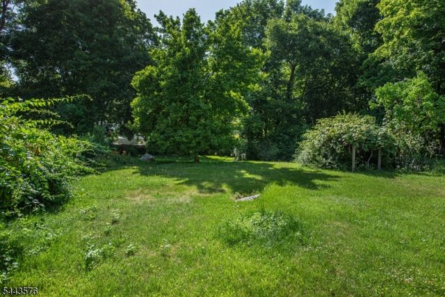 38 Linden Ave, Stanhope Boro, NJ 07874