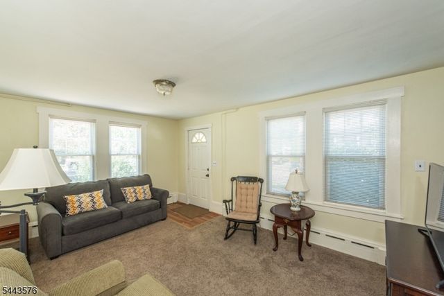 38 Linden Ave, Stanhope Boro, NJ 07874