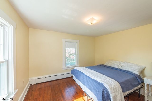 38 Linden Ave, Stanhope Boro, NJ 07874