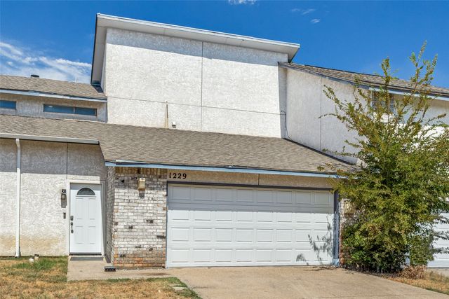 1229 Forest Cove Lane, Garland, TX 75040