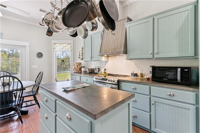 6370 Dover Bluff Road, Waverly, GA 31565