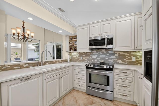 9333 Heathridge Drive, West Palm Beach, FL 33411