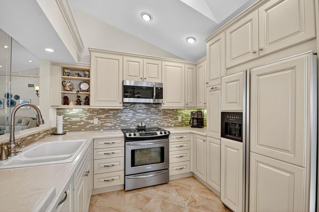 9333 Heathridge Drive, West Palm Beach, FL 33411