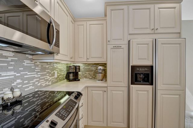 9333 Heathridge Drive, West Palm Beach, FL 33411