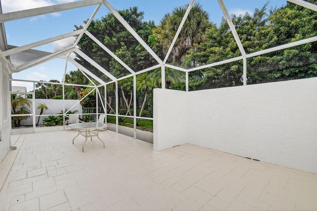 9333 Heathridge Drive, West Palm Beach, FL 33411
