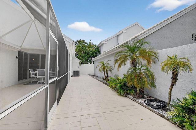 9333 Heathridge Drive, West Palm Beach, FL 33411