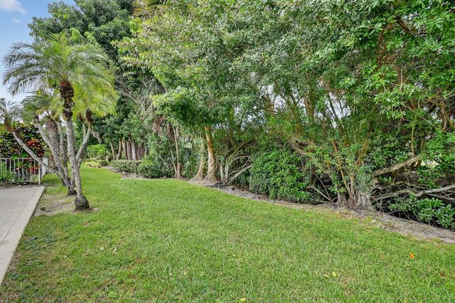 9333 Heathridge Drive, West Palm Beach, FL 33411