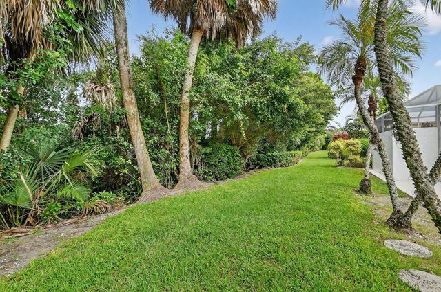 9333 Heathridge Drive, West Palm Beach, FL 33411