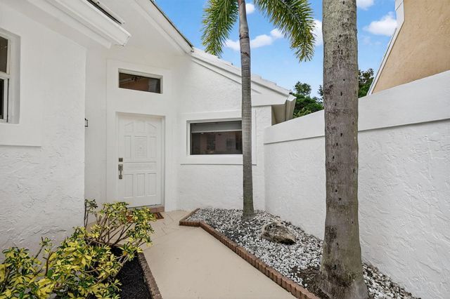 9333 Heathridge Drive, West Palm Beach, FL 33411