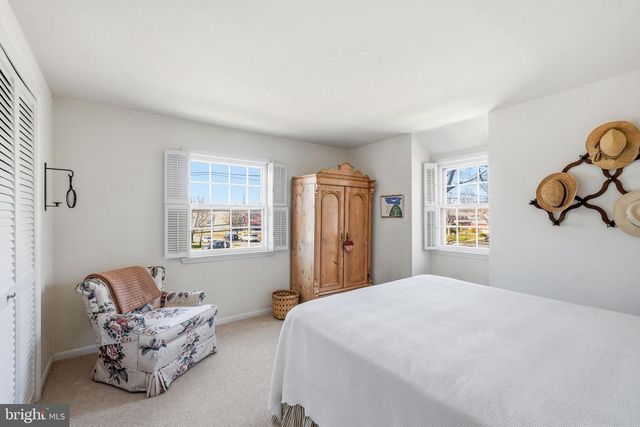 150 PEARL CROFT RD, Cherry Hill, NJ 08034