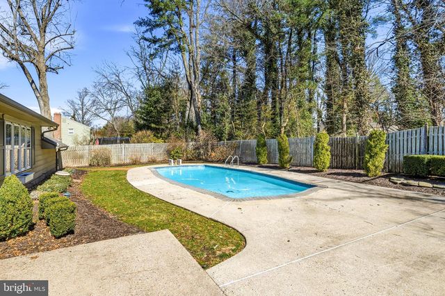 150 PEARL CROFT RD, Cherry Hill, NJ 08034