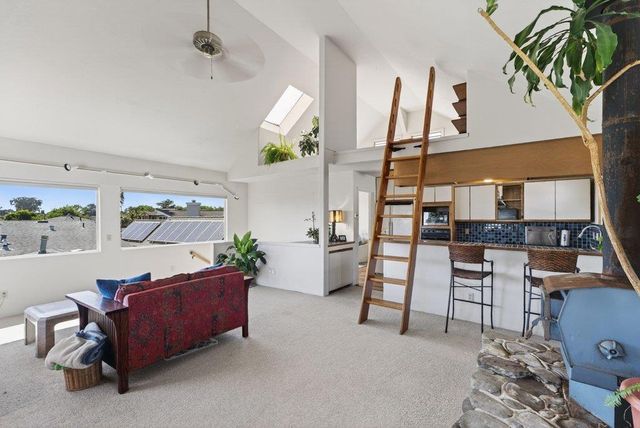 1010 Pelton Avenue, Santa Cruz, CA 95060