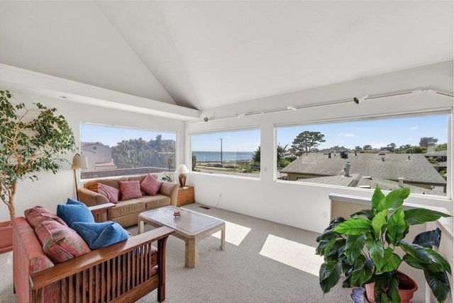 1010 Pelton Avenue, Santa Cruz, CA 95060
