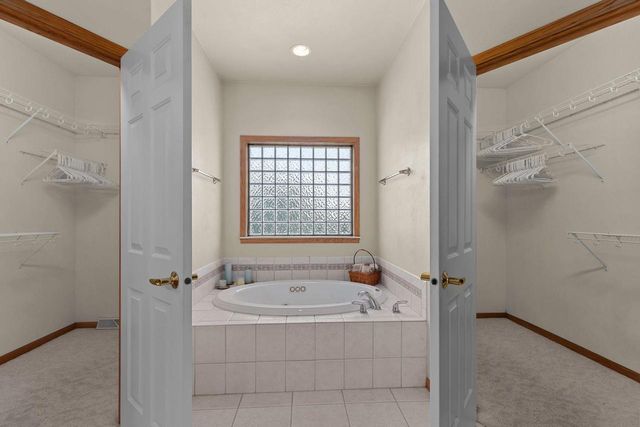 2282 WILLOW WAY DRIVE, Oshkosh, WI 54904
