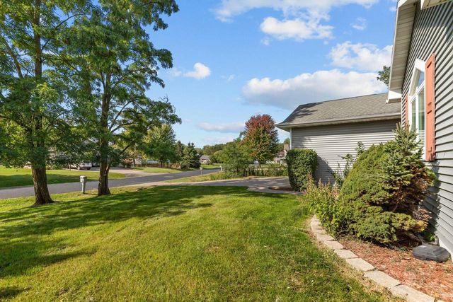 2282 WILLOW WAY DRIVE, Oshkosh, WI 54904