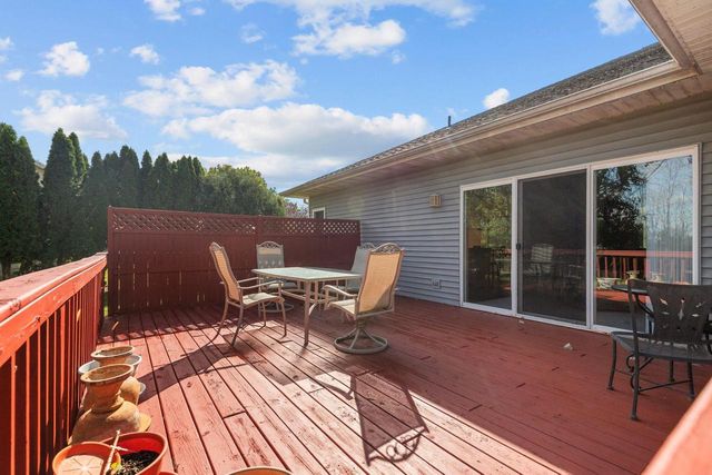 2282 WILLOW WAY DRIVE, Oshkosh, WI 54904