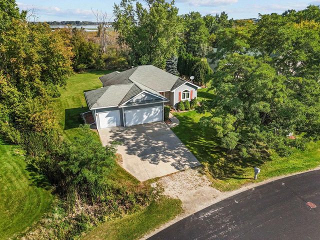 2282 WILLOW WAY DRIVE, Oshkosh, WI 54904