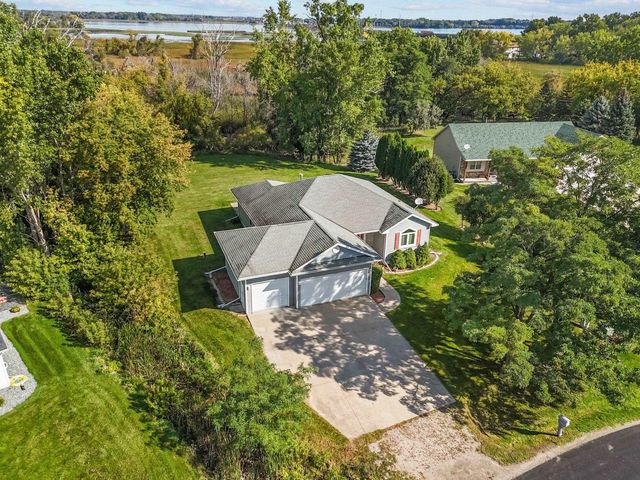2282 WILLOW WAY DRIVE, Oshkosh, WI 54904