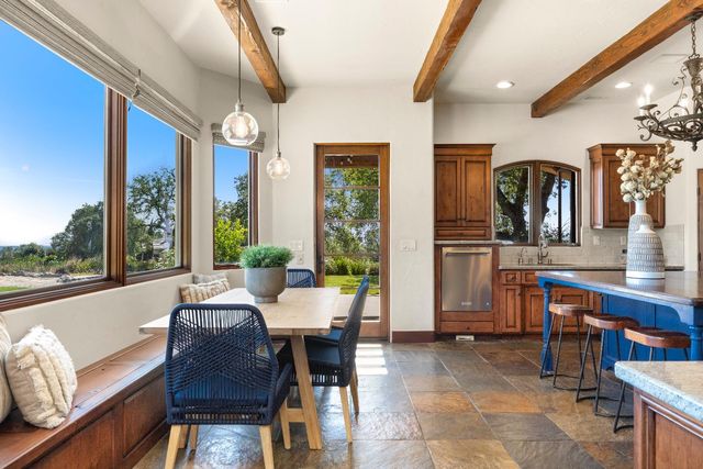 10000 Quail Hill Dr, Newcastle, CA 95658