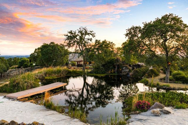10000 Quail Hill Dr, Newcastle, CA 95658