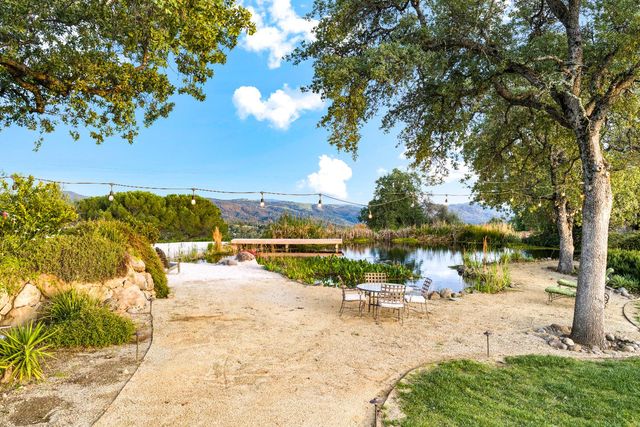 10000 Quail Hill Dr, Newcastle, CA 95658