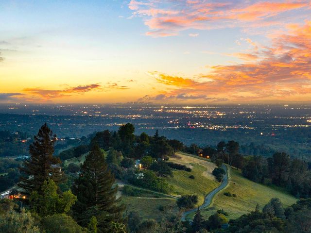 10000 Quail Hill Dr, Newcastle, CA 95658