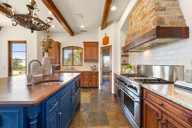 10000 Quail Hill Dr, Newcastle, CA 95658