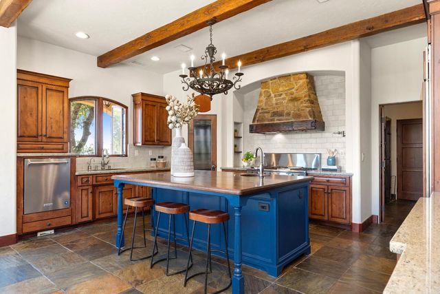 10000 Quail Hill Dr, Newcastle, CA 95658