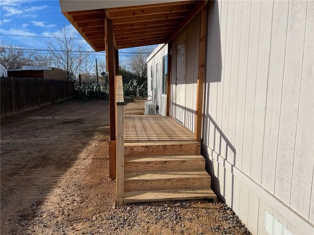 3678 E Canary Lane, Kingman, AZ 86409