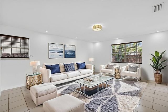 15591 SW 45th Ter, Miami, FL 33185